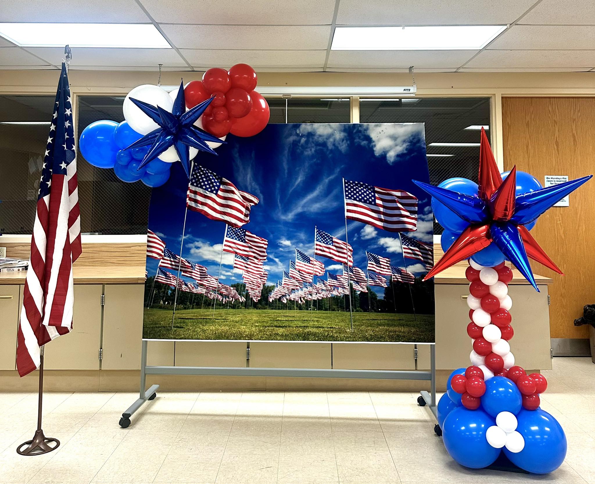 Stars and stripes balloon columns