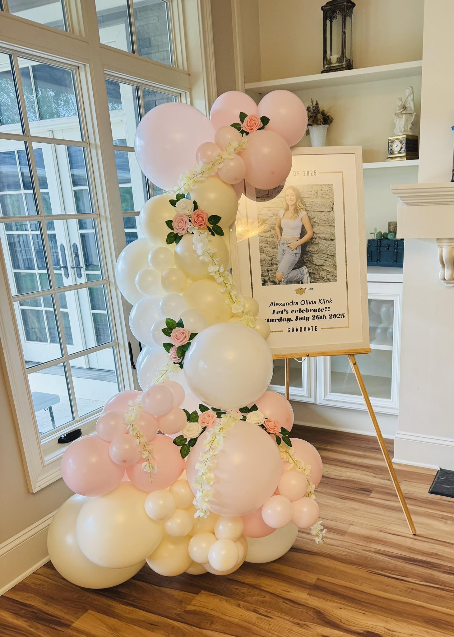 Graduation balloon arch