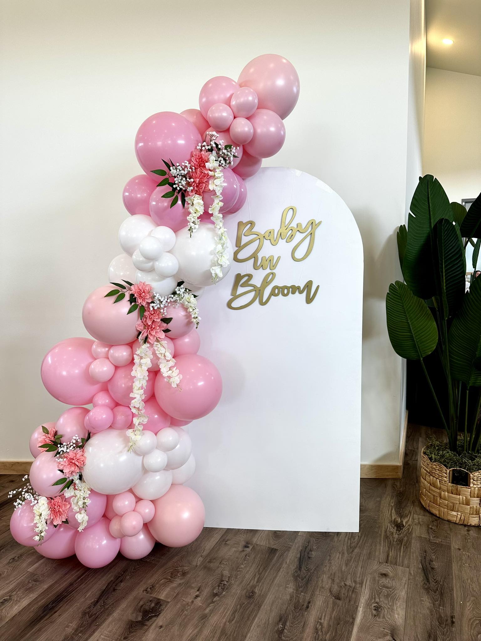 Baby in Bloom arch